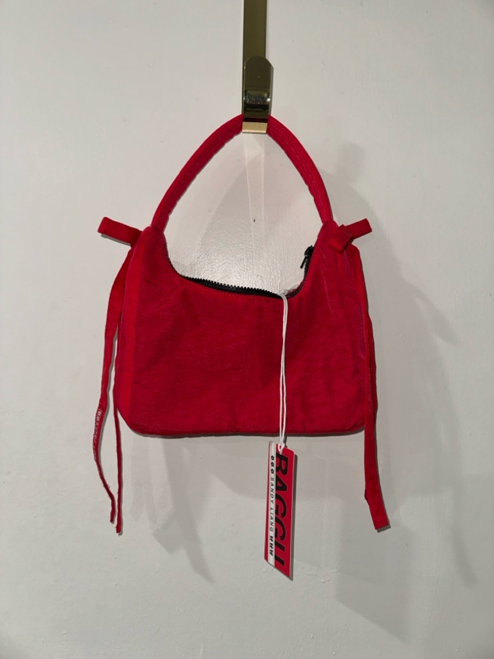 NWT SANDY LIANG X BAGGU BOW SHOULDER BAG IN CANDY APPLE RED - Picture 2 of 5